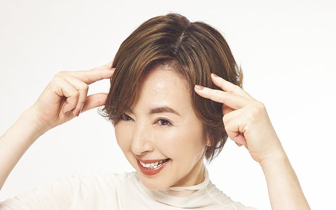 Wigs for women from Aderans Free try-on experience