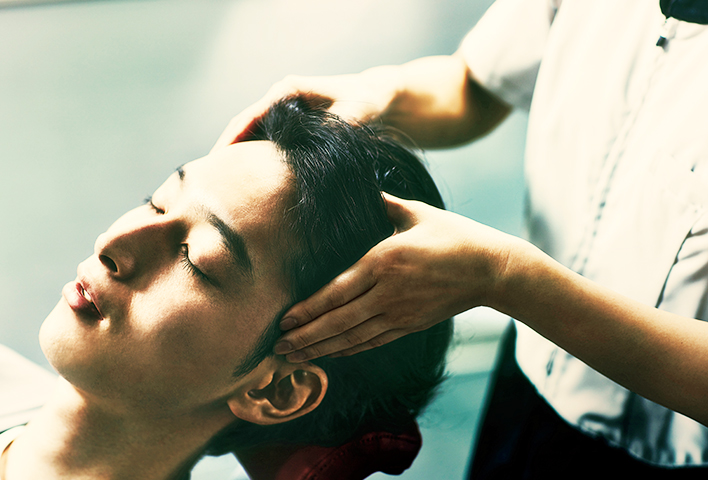 Cleansing & Purifying Scalp with Massage